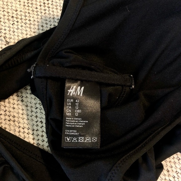 H&M One Shoulder Ruffle Swim Top - Picture 5 of 7